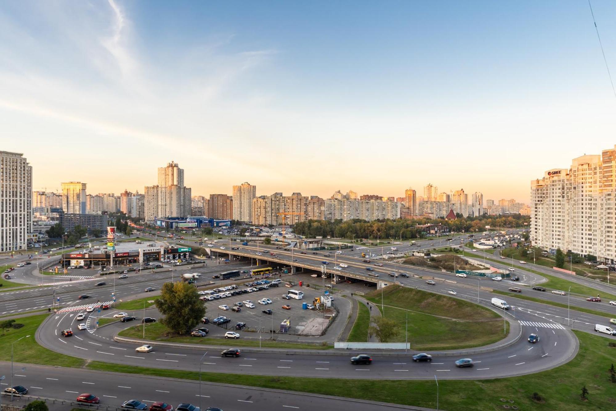Апартаменты На Метро "Осокорки" Kiev Luaran gambar
